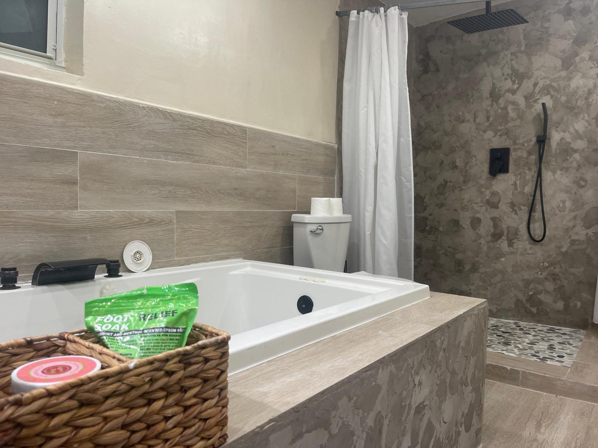 Akeyi Miami305 Private Bedrooms Dış mekan fotoğraf